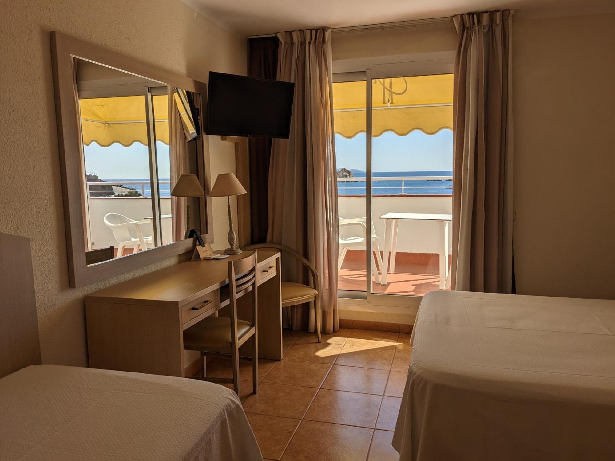 Hotel Capri Тосса-де-Мар Экстерьер фото